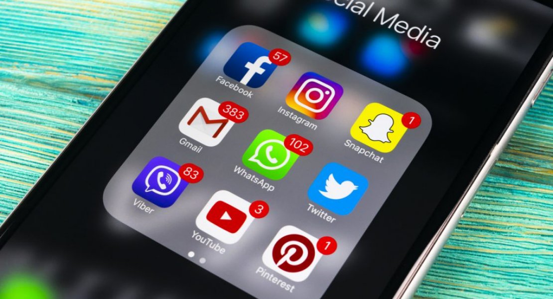 Social media apps on a smart phone